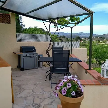 Casita Louisa بيت ضيافة Parcent
